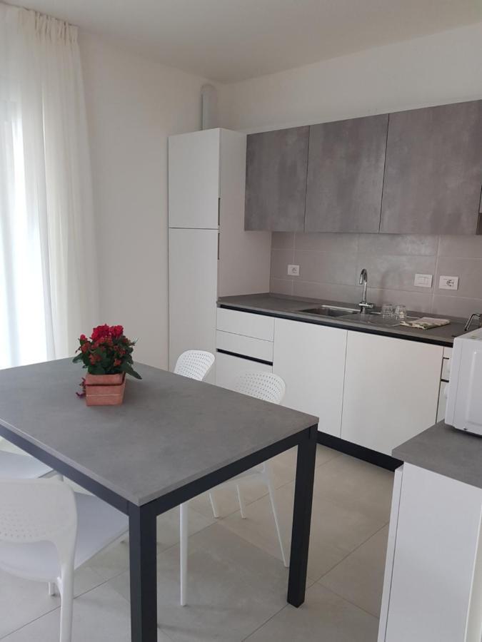 Cala Blu Residence Con Piscina-Centralissimo Lido Di Jesolo Buitenkant foto