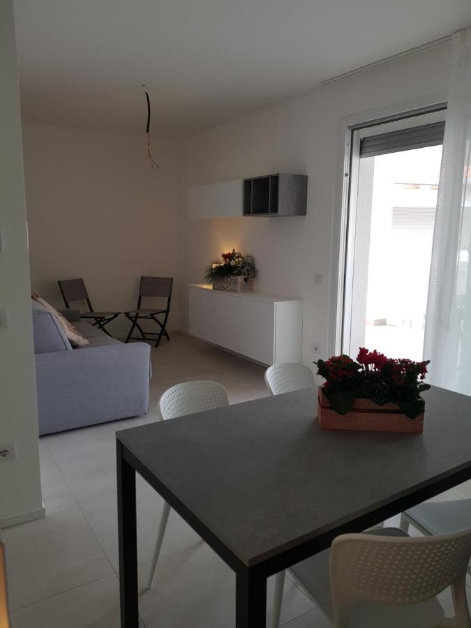 Cala Blu Residence Con Piscina-Centralissimo Lido Di Jesolo Buitenkant foto